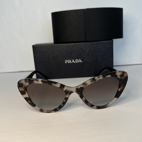 Authentic- PRADA Grey Gradient Cat Eye Ladies Sunglasses
PR 13YS UAO0A7 52 - Picture 8 of 13